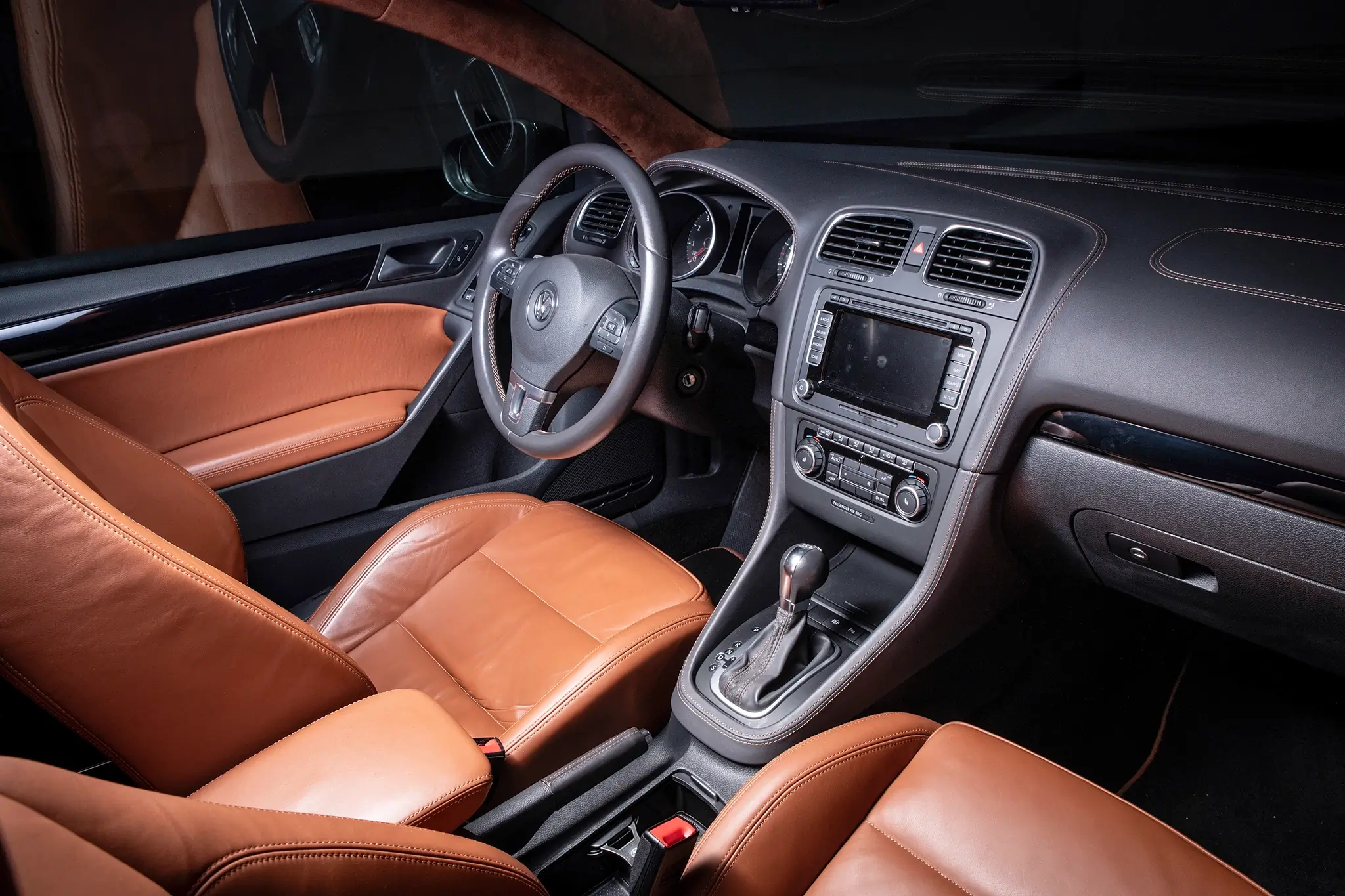 Volkswagen Golf VI VR6 Turbo - interior