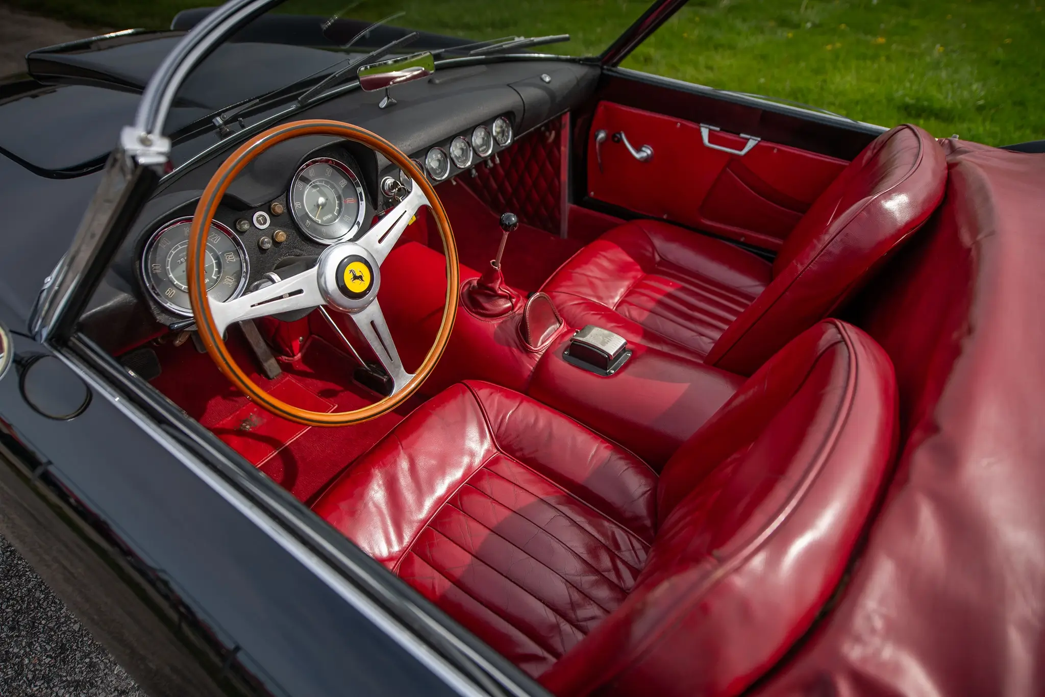 Ferrari 250 GT LWB California Spider - interior