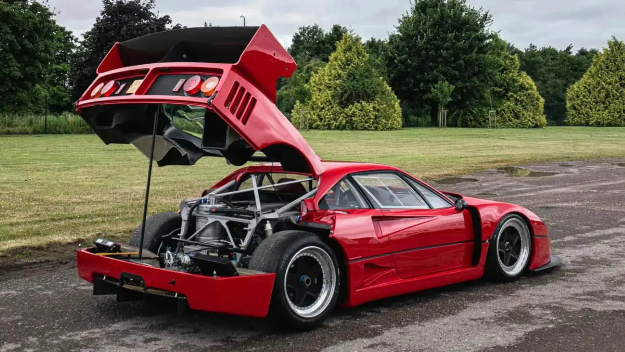 Ferrari F40 V12 motor