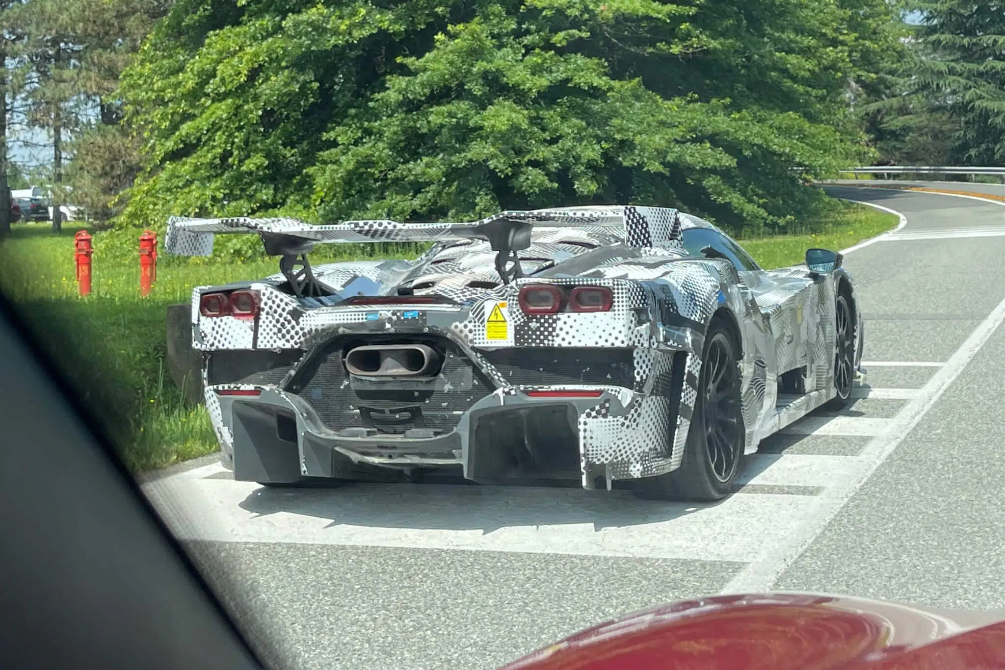 Ferrari F80 traseira Balocco