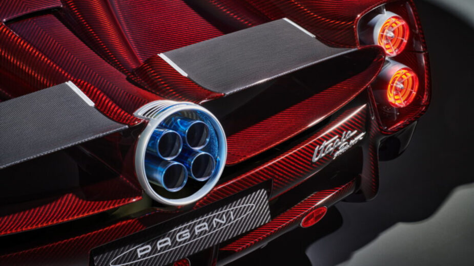 Pagani Utopia Roadster, escape