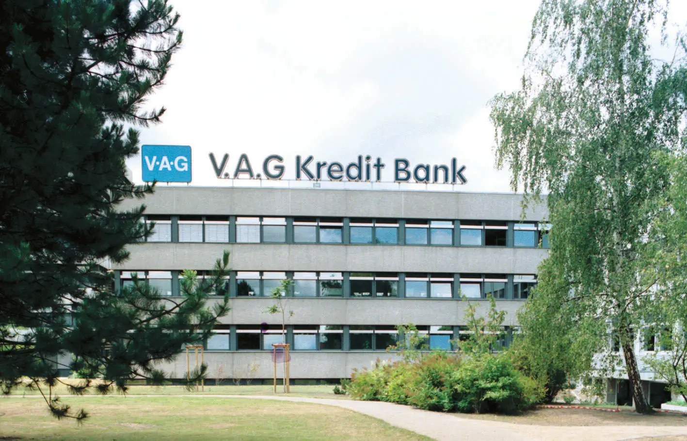 Fachada Banco V.A.G Kredit Bank