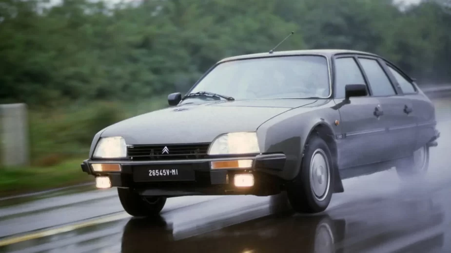 Citroën CX, na estrada, frente 3/4