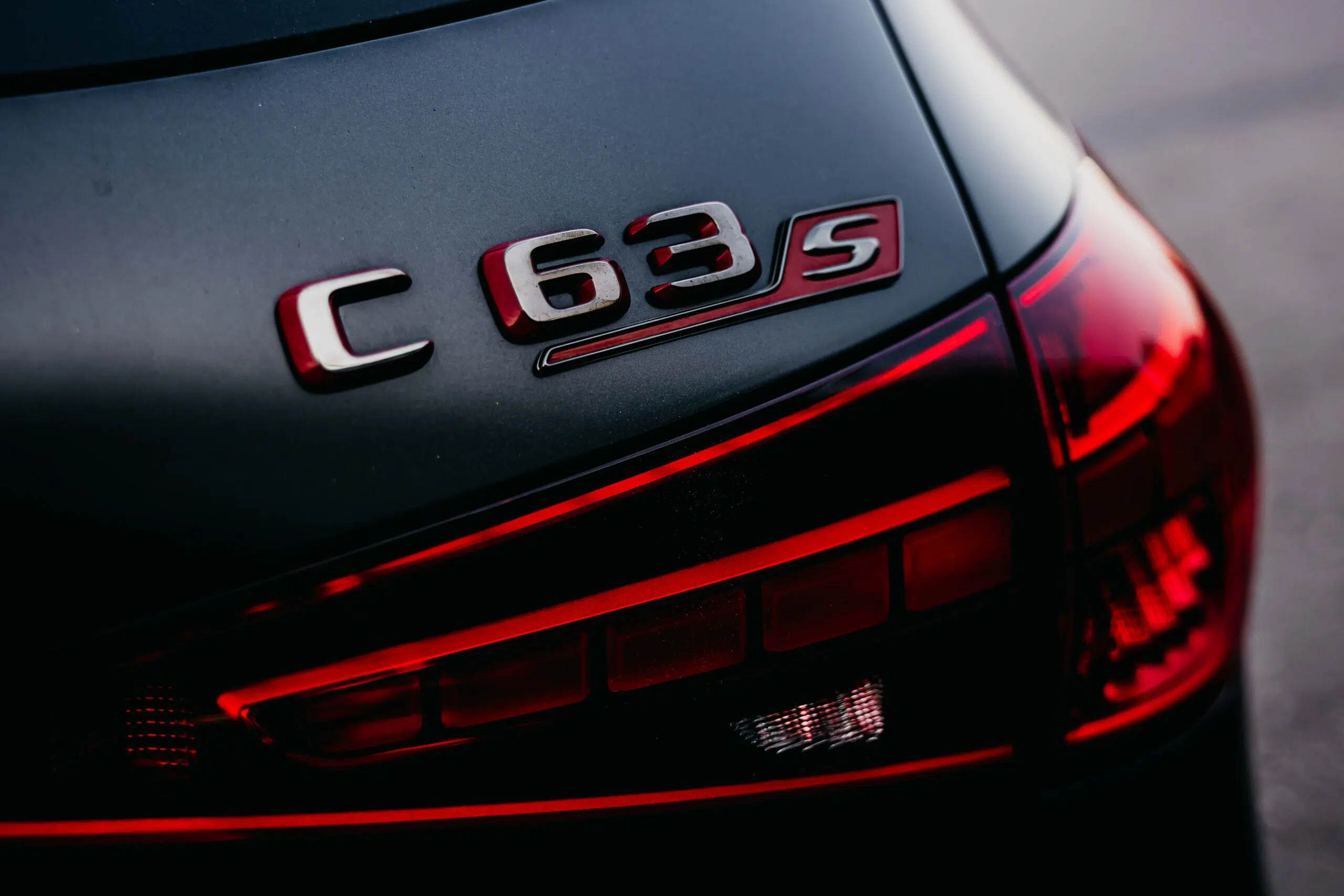 Mercedes-AMG C 63 S emblema