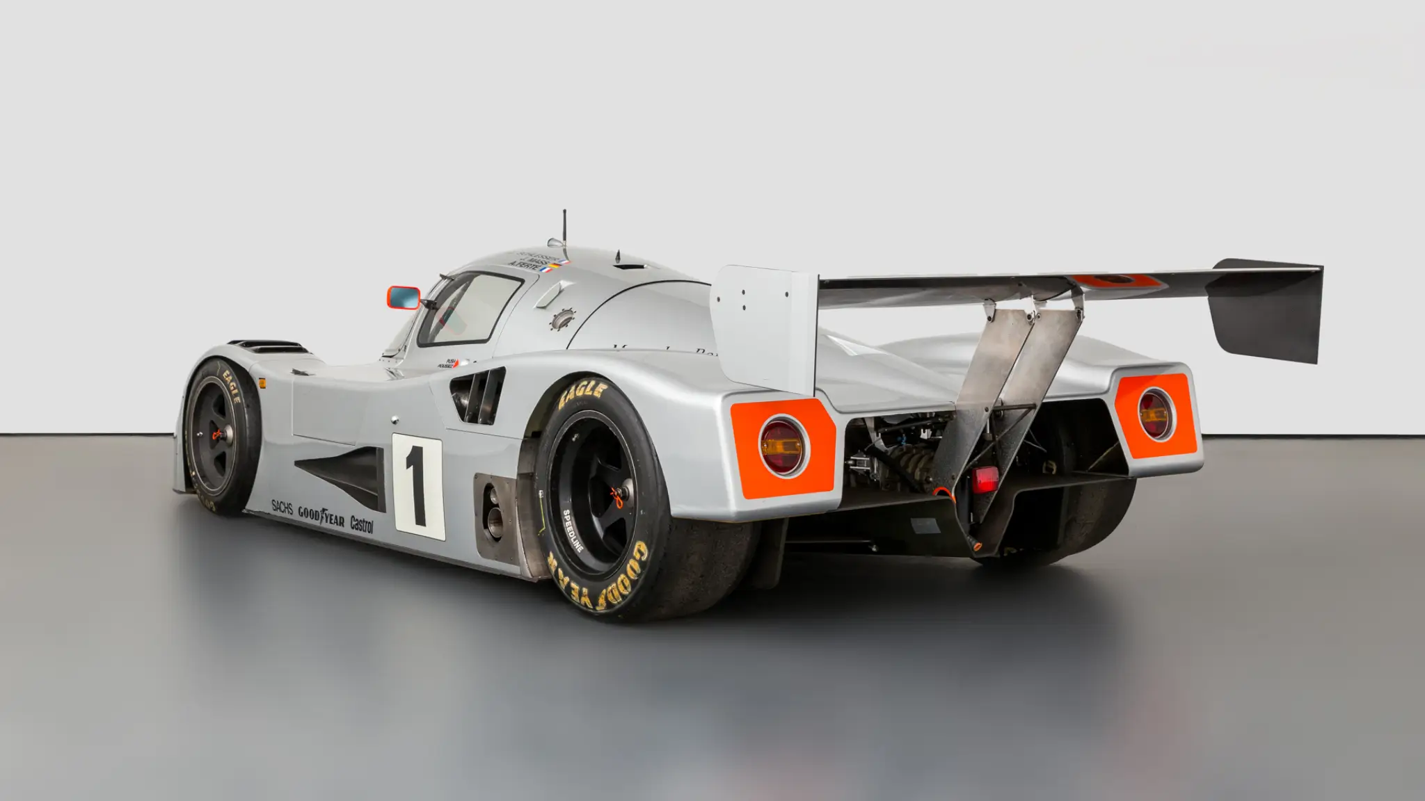 Este Mercedes-Benz Sauber C11 nunca perdeu uma corrida