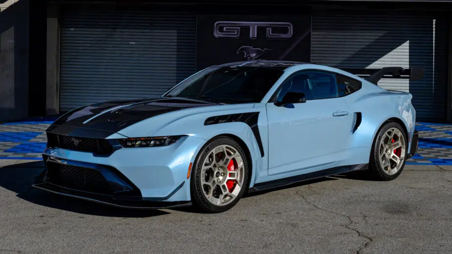 Ford Mustang GTD frente