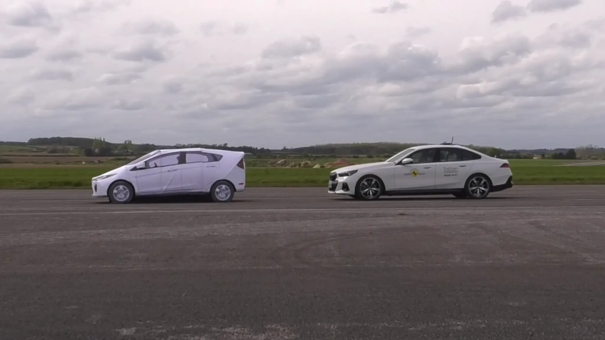 BMW i5 testes Euro NCAP