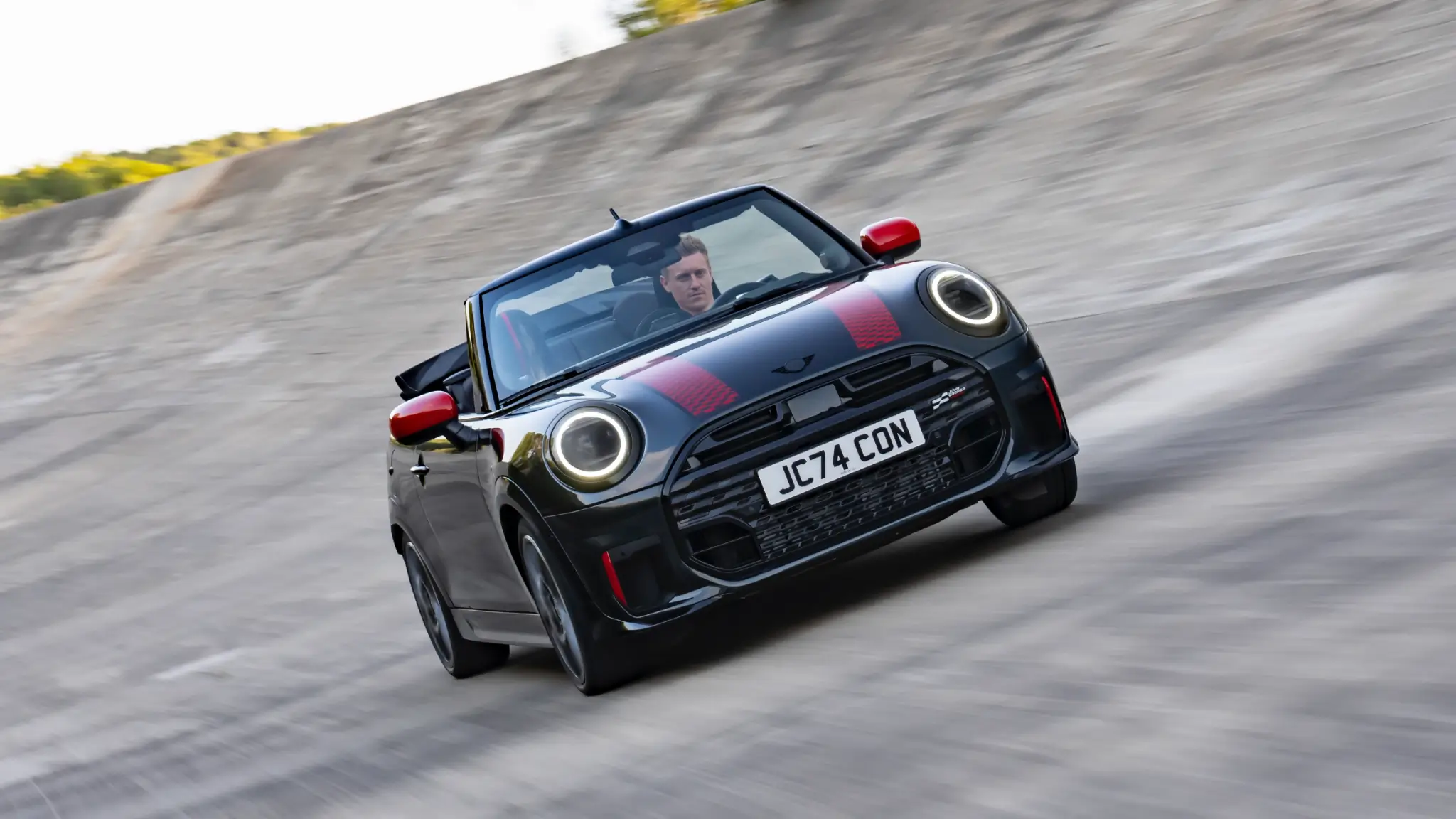 MINI JCW dianteira