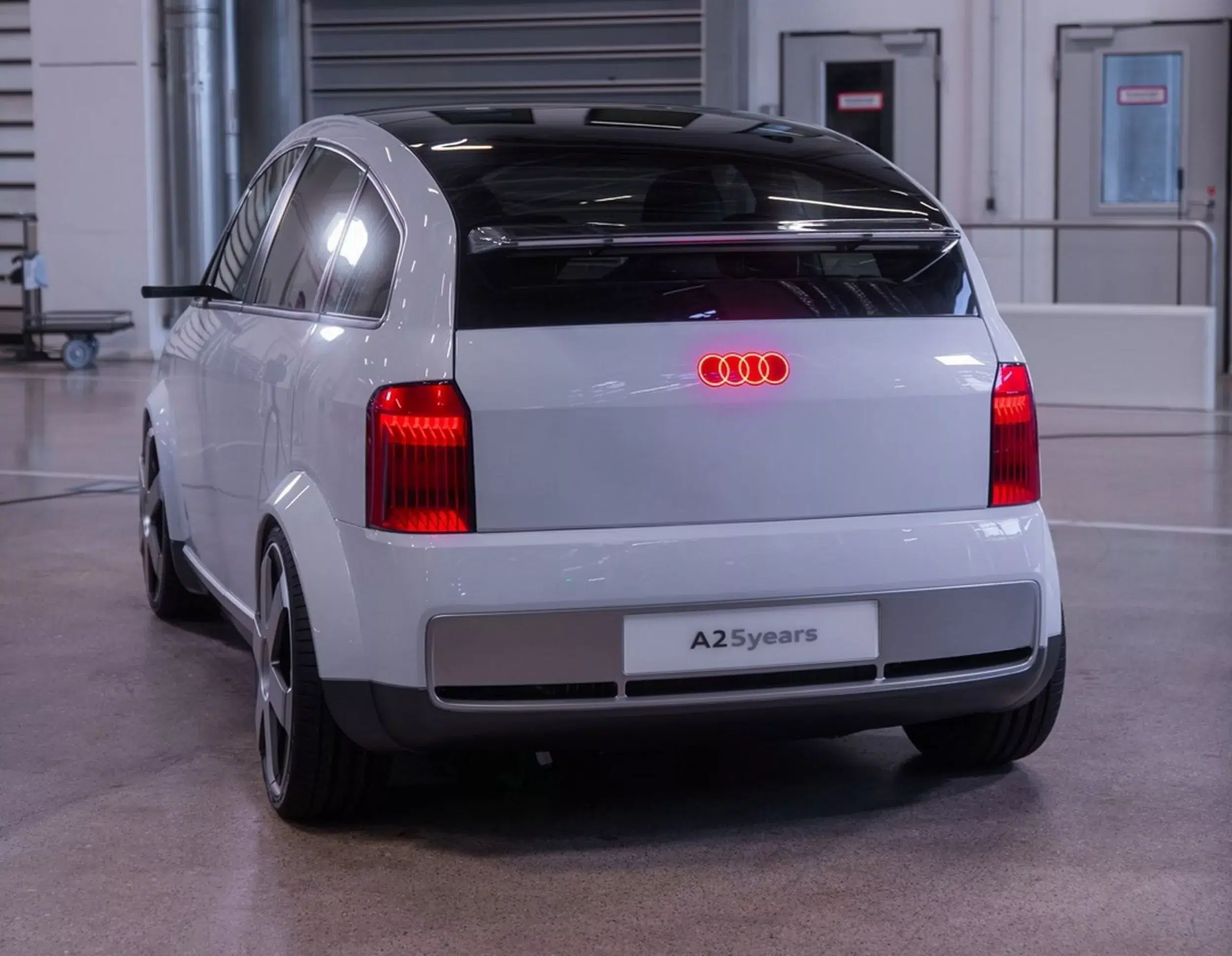 Audi A25years ou A2 E-tron, traseira