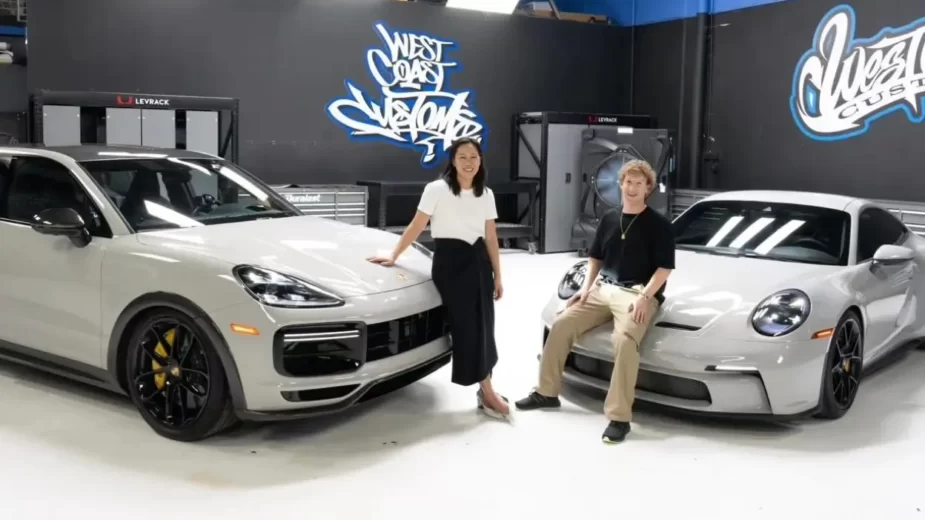 Mark Zuckerberg e Priscilla Chan com Porsche Cayenne e 911 GT3