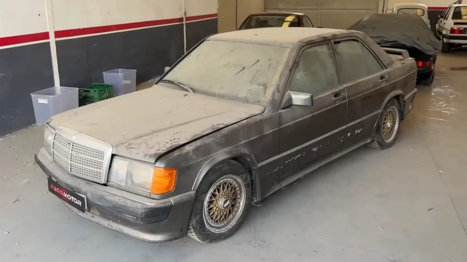 Mercedes-Benz 190 E - 3/4 de frente