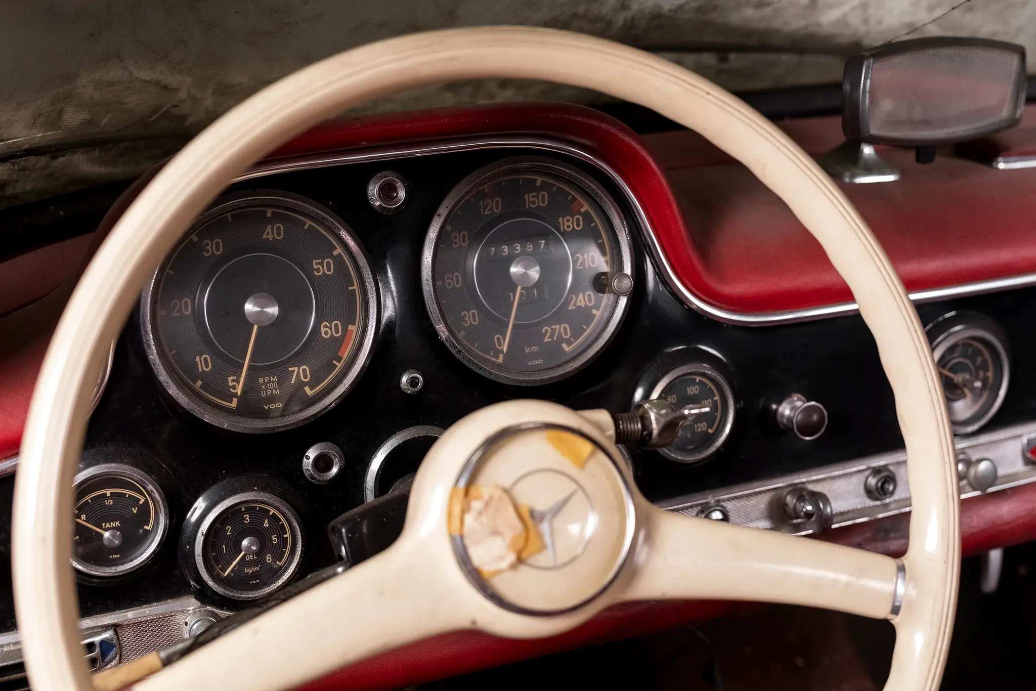 Mercedes-Benz 300 SL Gullwing - volante e instrumentação