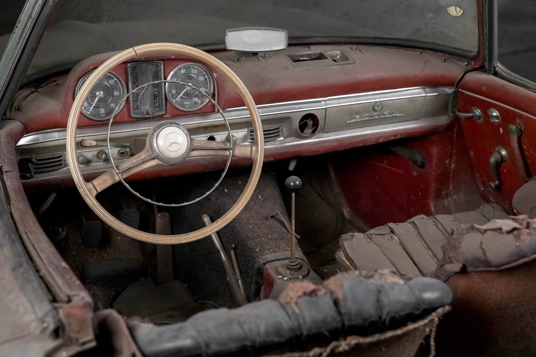 Mercedes-Benz 300 SL Roadster - interior