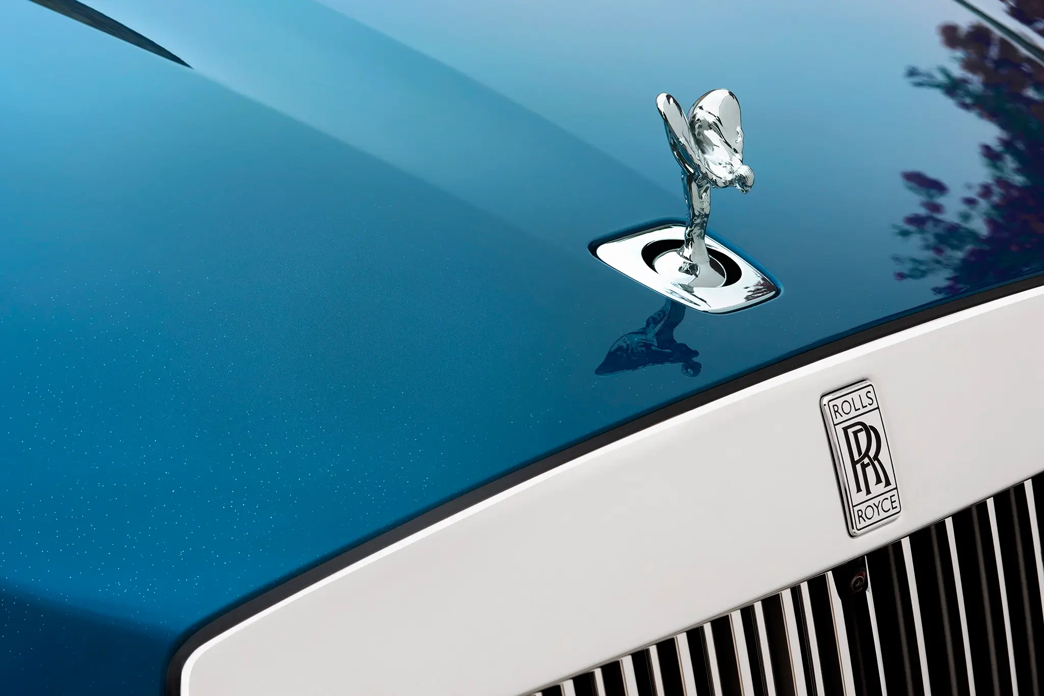 Rolls-Royce Ghost - spirit of ecstasy