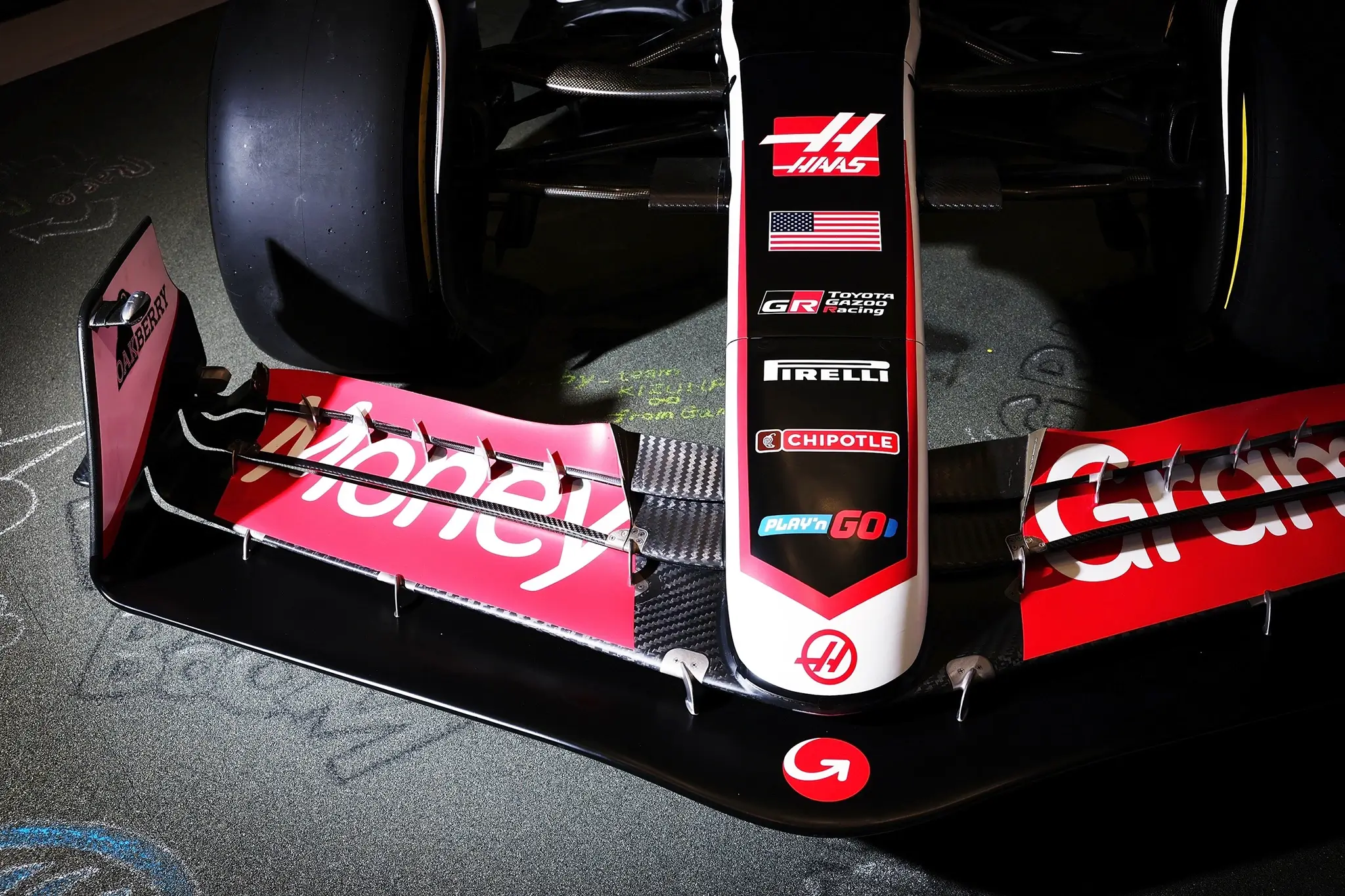 TGR HAAS F1 - detalhe da asa dianteira