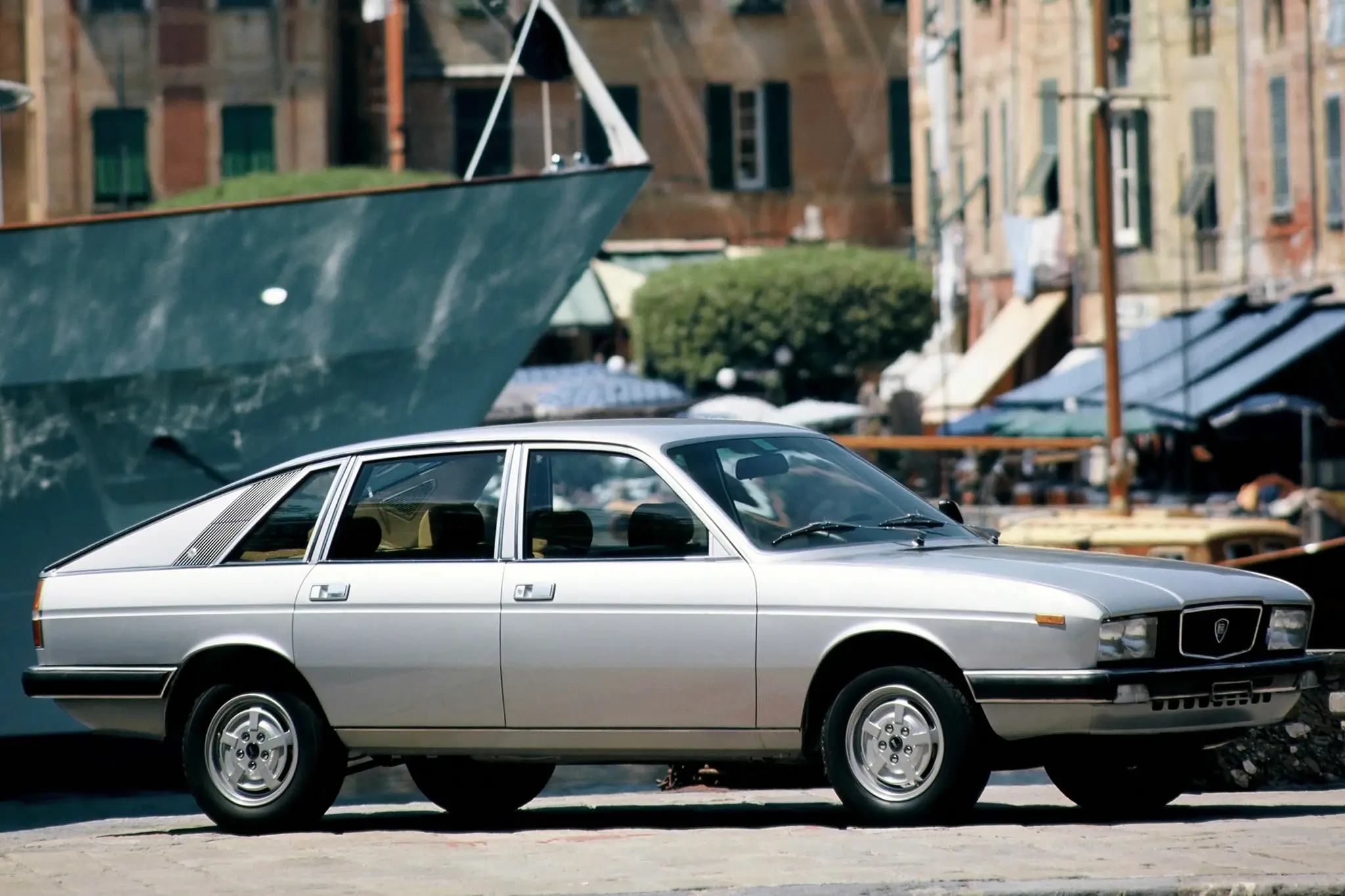 Lancia Gamma, perfil