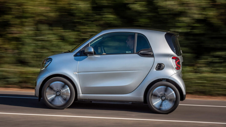 Smart EQ fortwo, na estrada, perfil