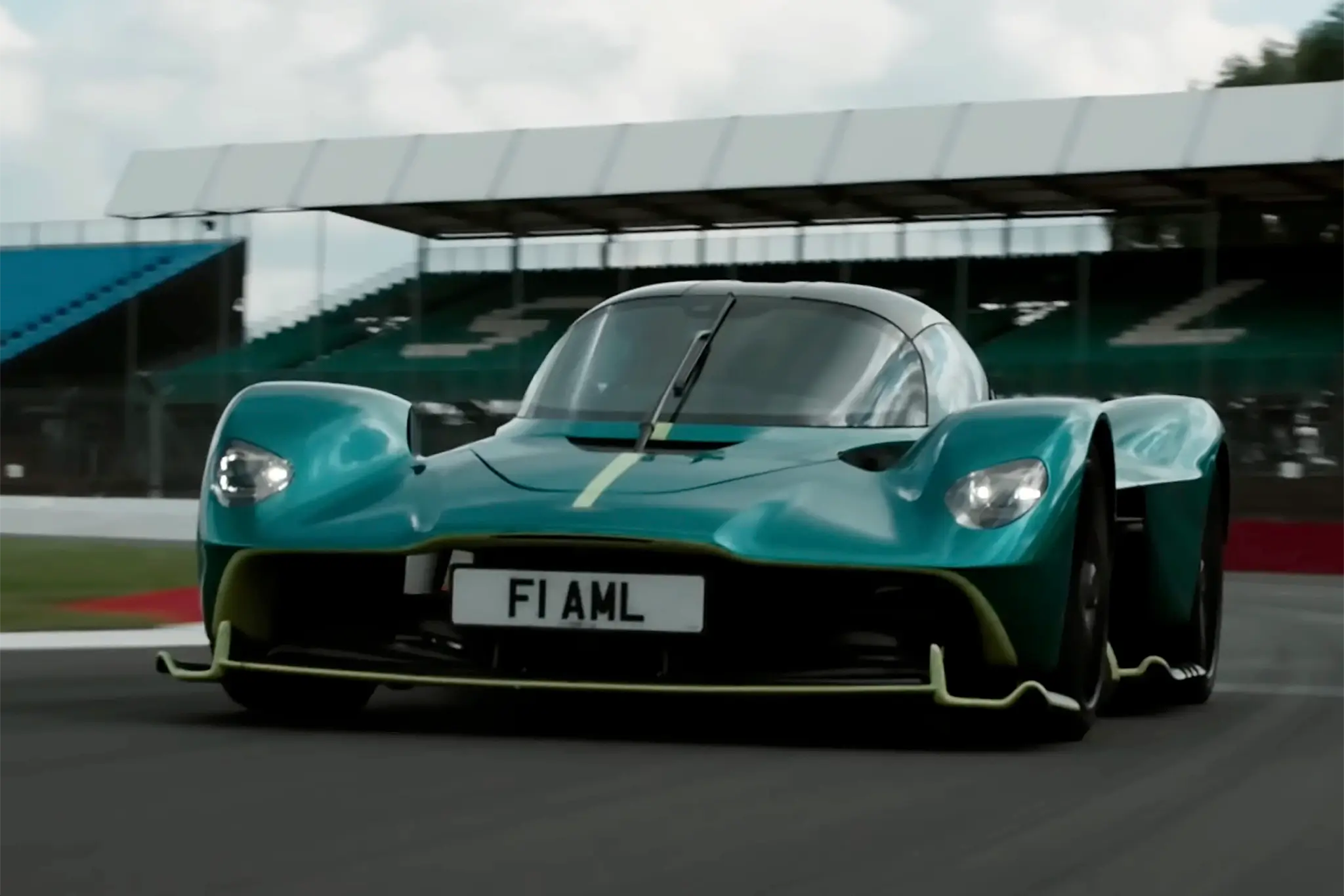 Aston Marton Valkyrie no circuito de Silverstone