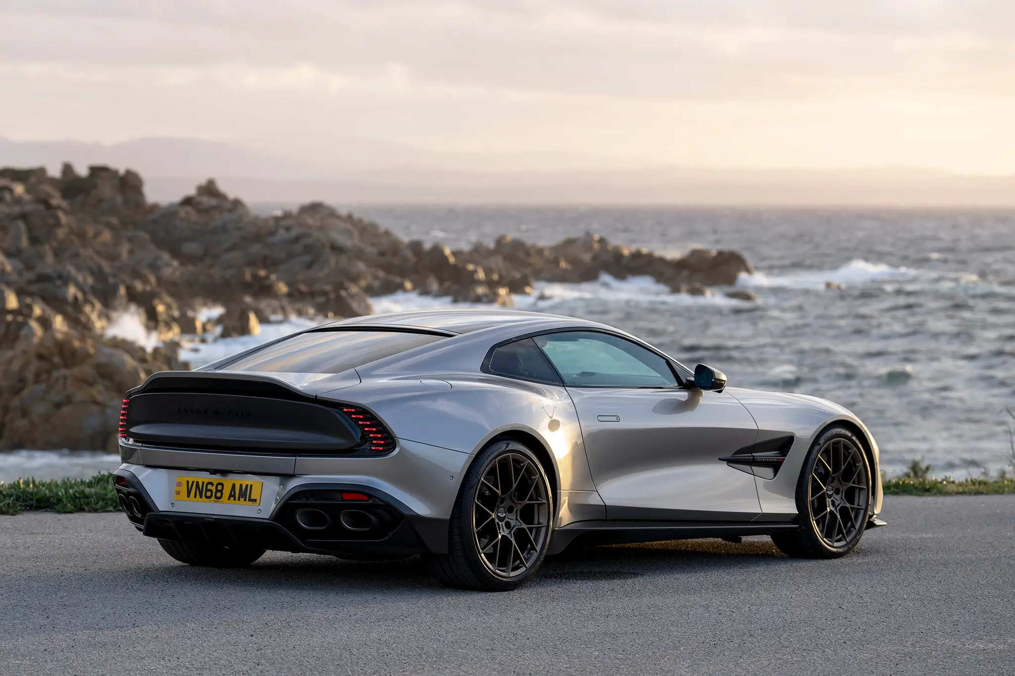 Aston Martin Vanquish - 3/4 de traseira