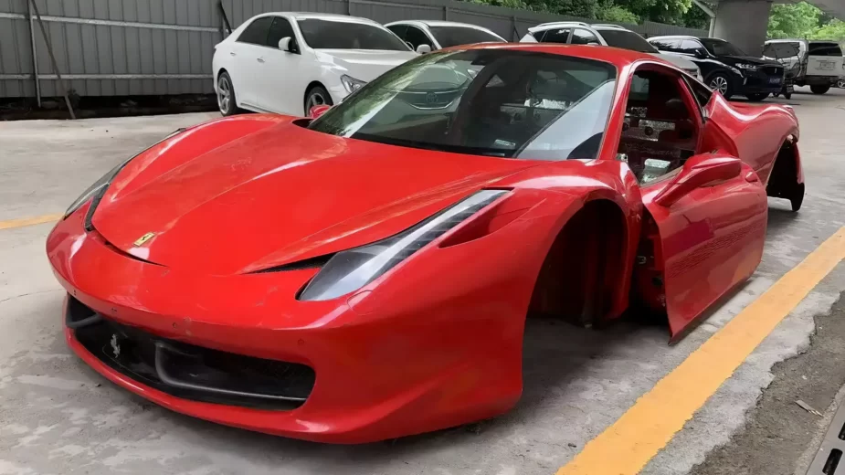 Ferrari 458 Italia - carroçaria de frente