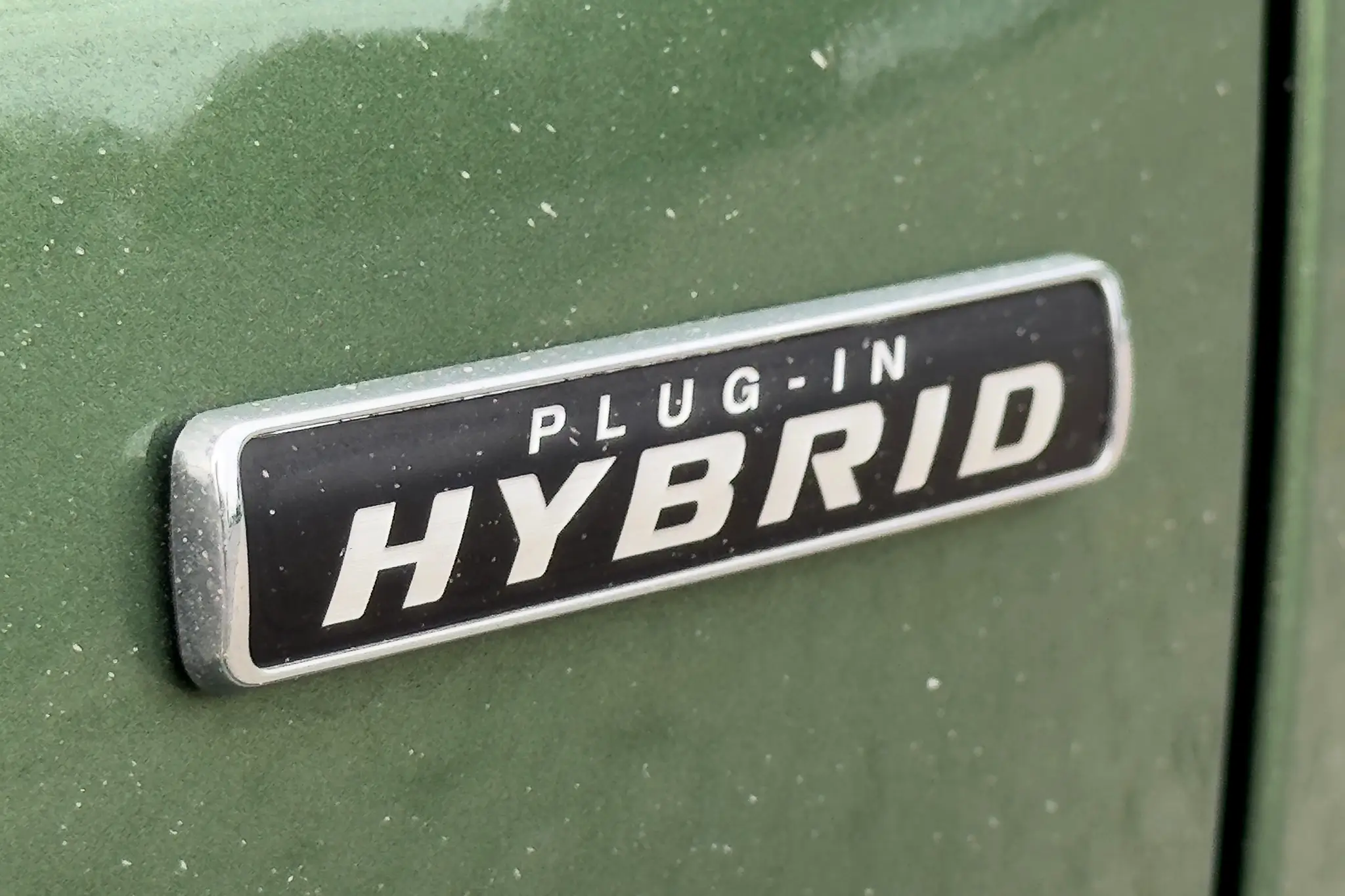 Ford Kuga PHEV 2024 - logótipo plug-in hybrid