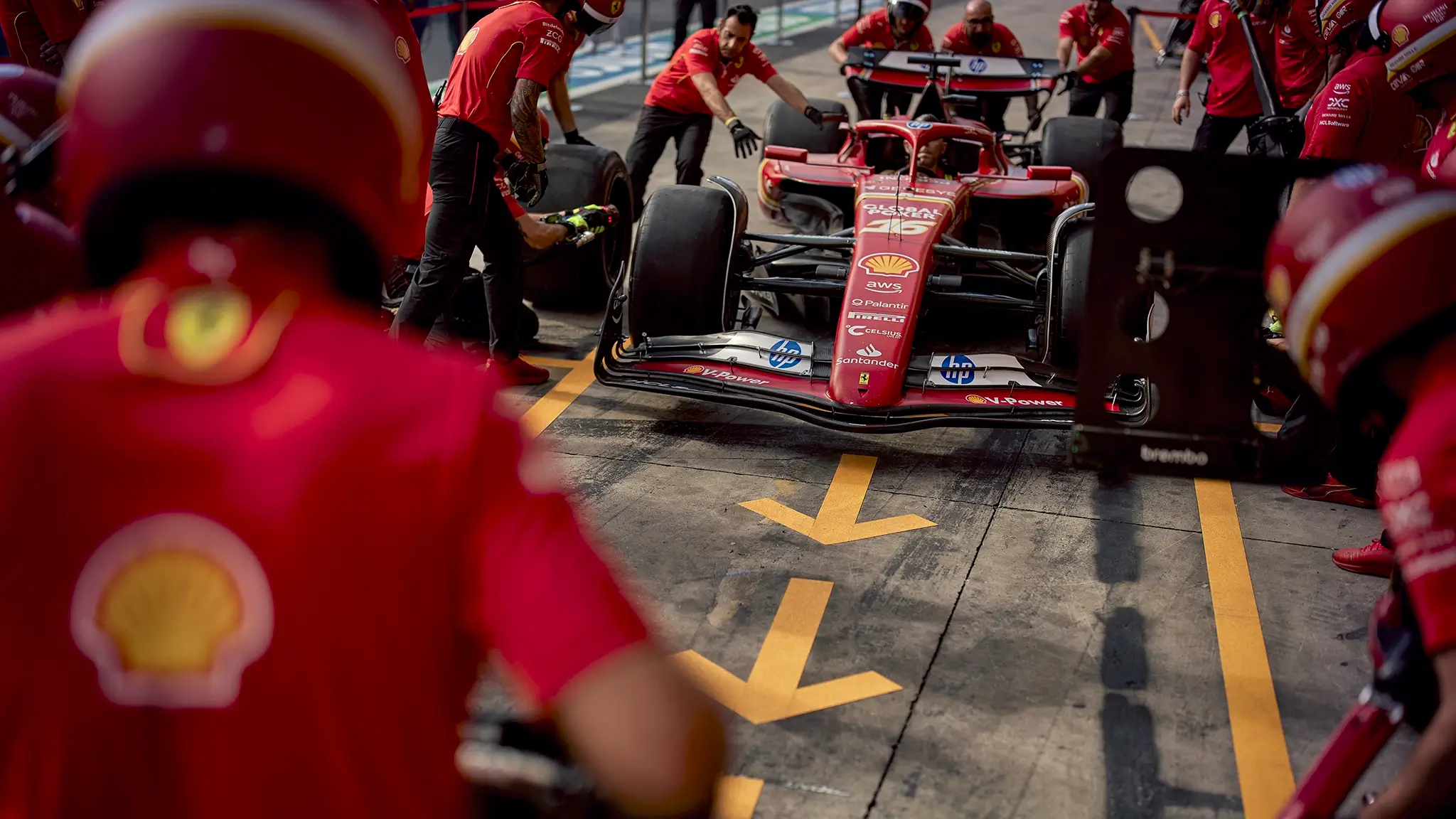 Scuderia Ferrari nas boxes