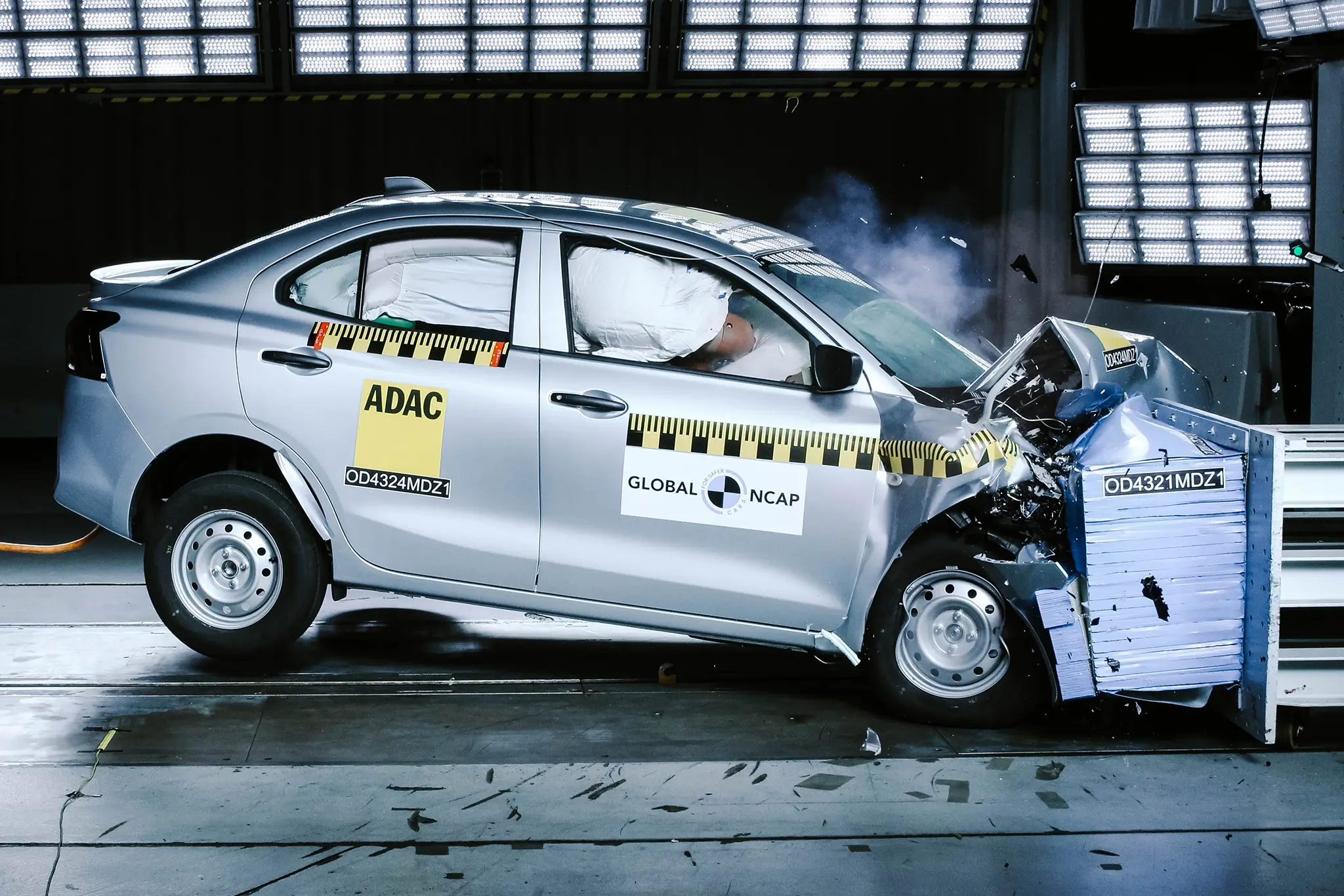 Testes de segurança Global NCAP - Suzuki Dzire - impacto frontal