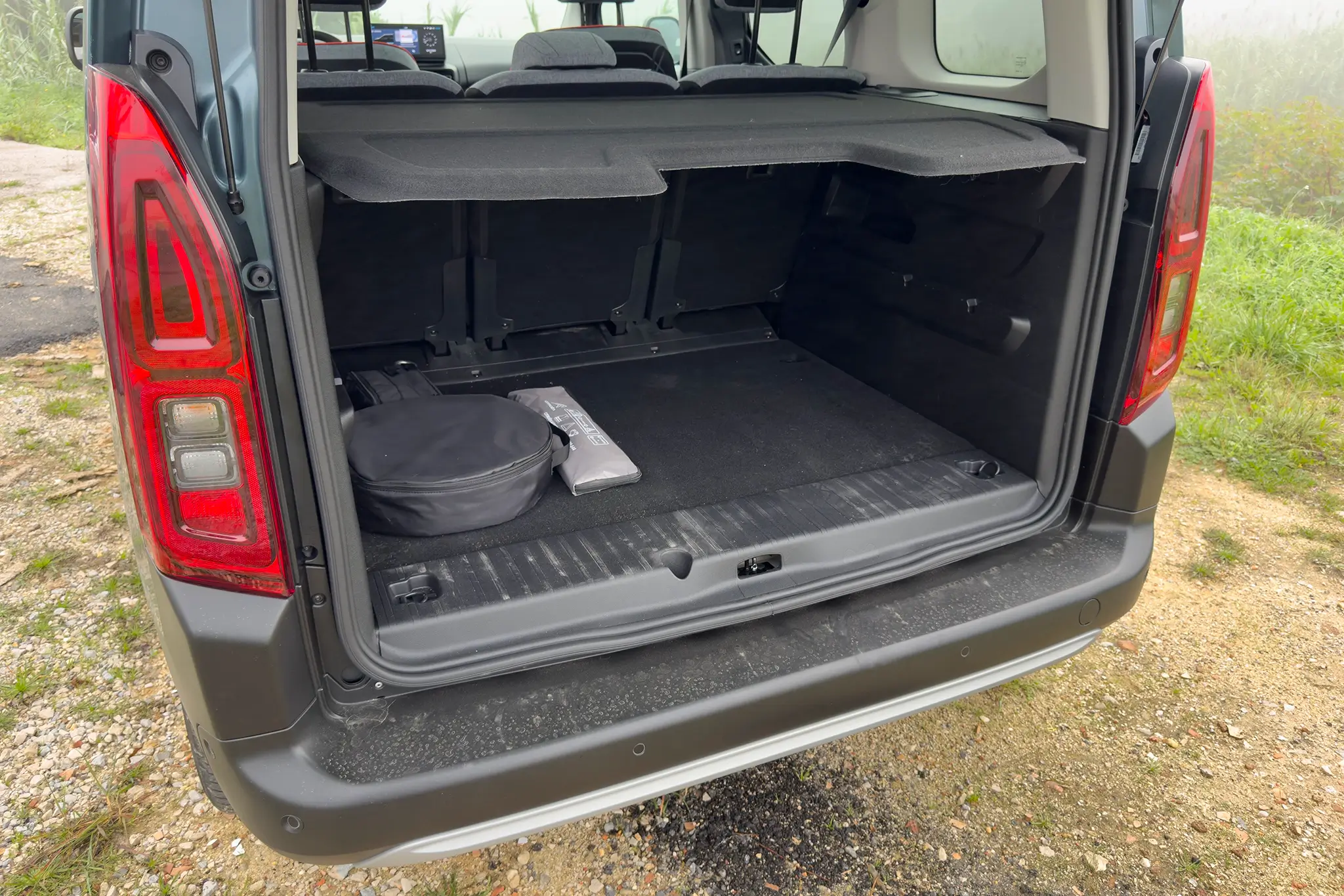 Citroën ë-Berlingo XTR - porta-bagagens