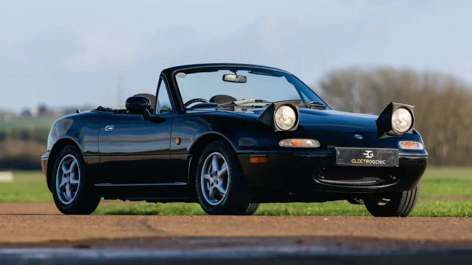 Mazda MX-5 Electrogenic - 3/4 de frente