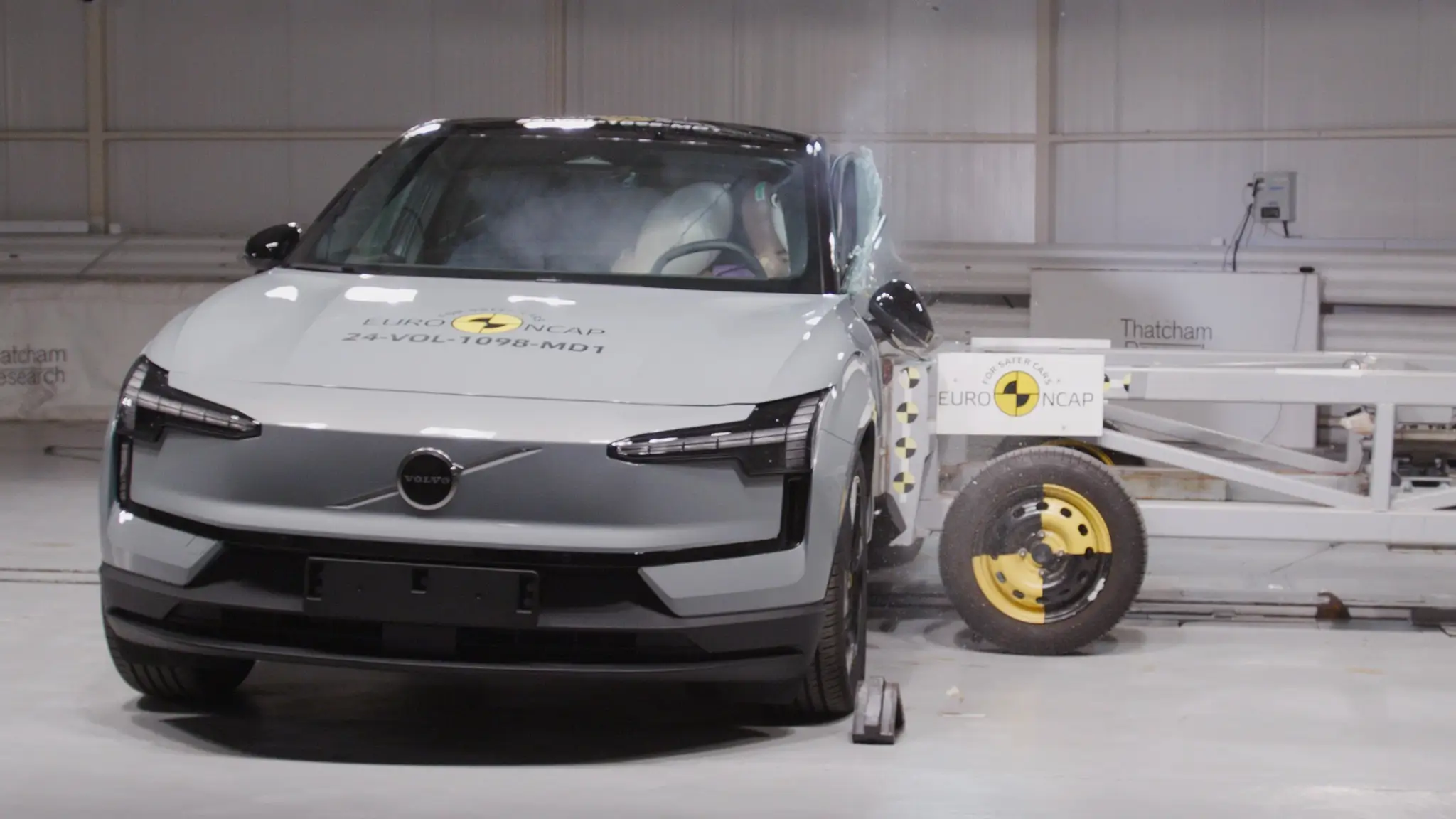 Volvo EX30 - Testes EuroNCAP