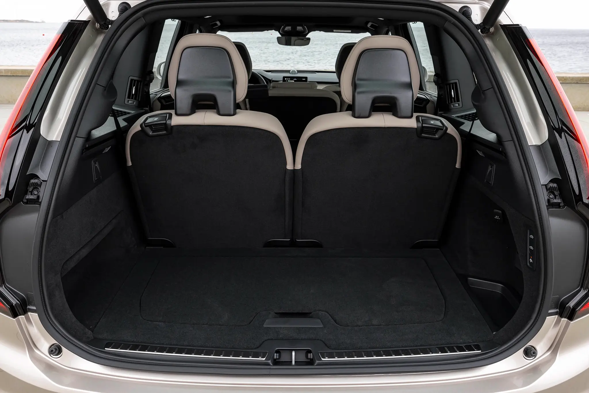 Volvo XC90 T8 - bagageira