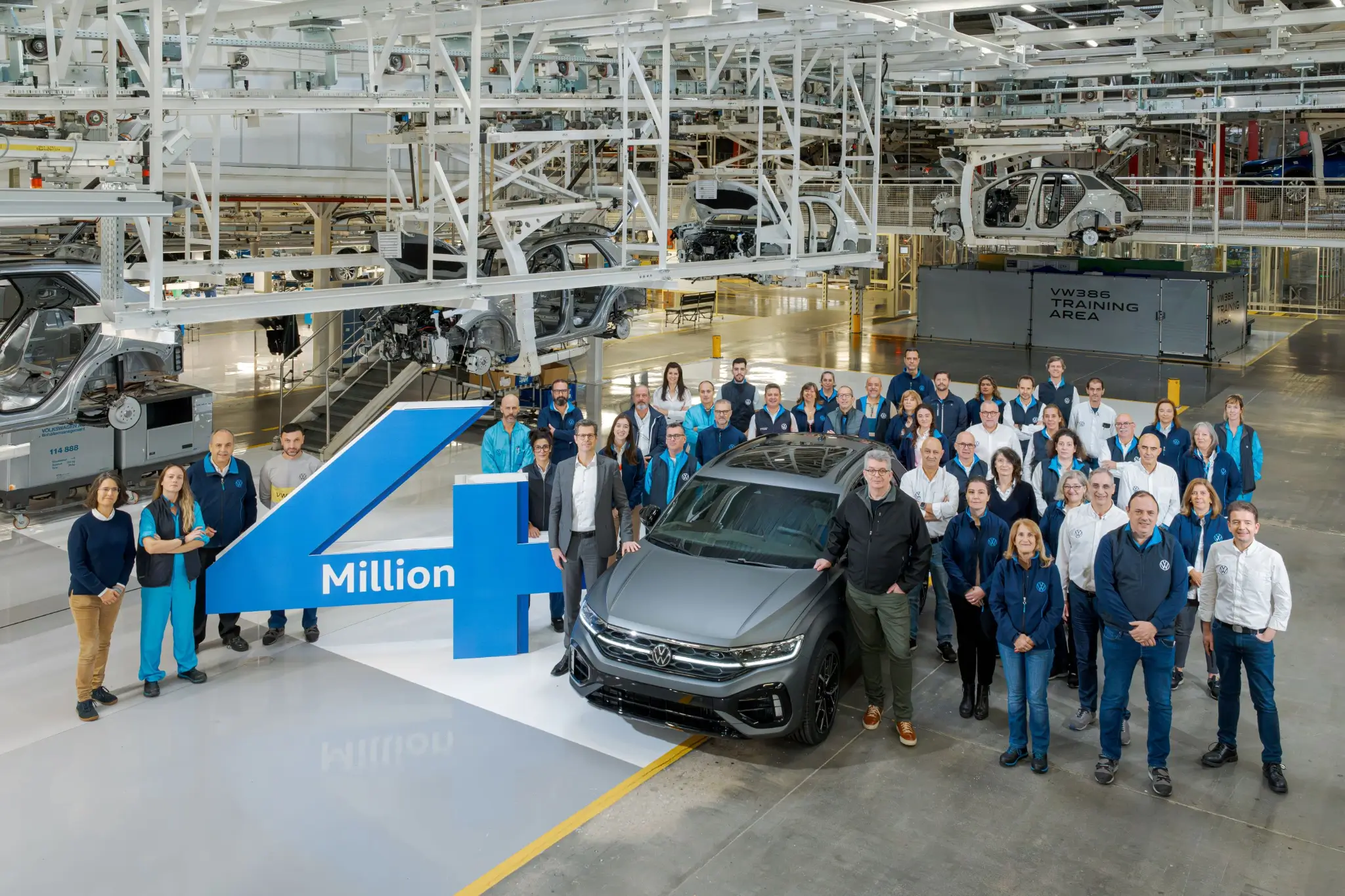 foto equipa conquista 4 milhões autoeuropa