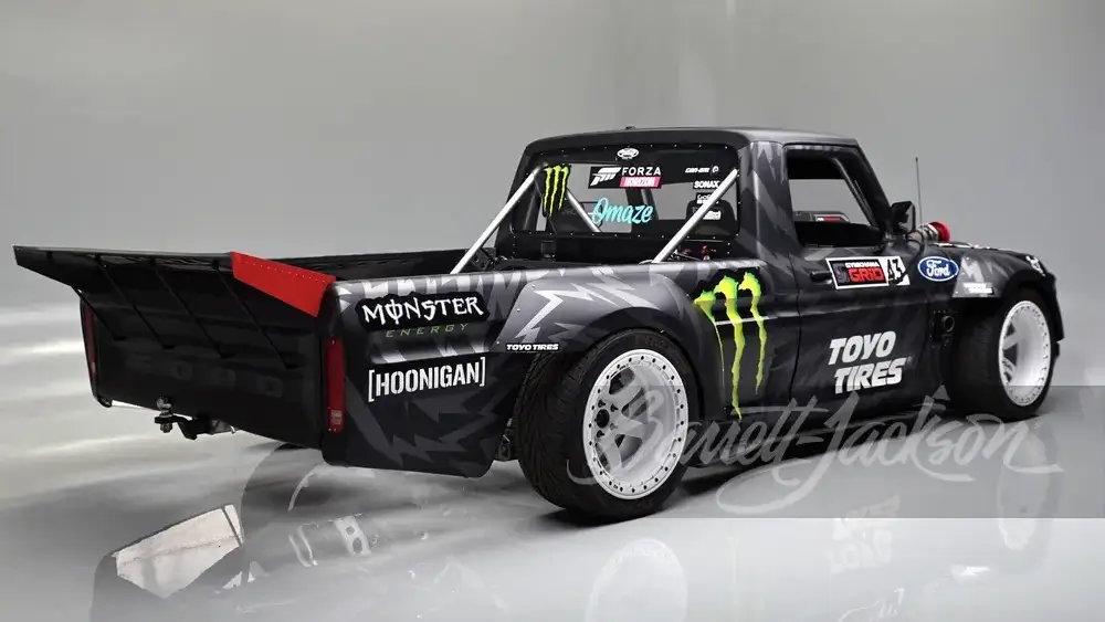 Ford F-150 Hoonitruck - 3/4 de traseira