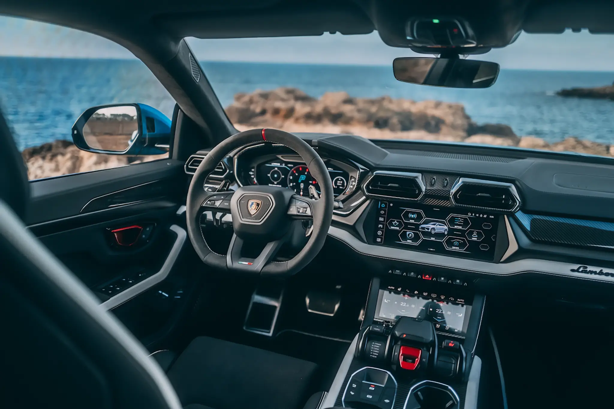 Lamborghini URUS SE - interior