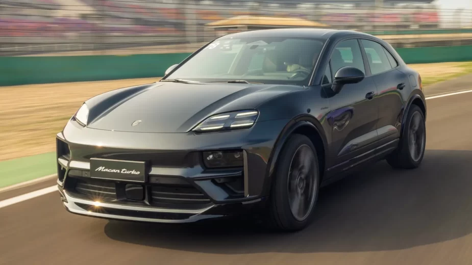 Porsche Macan - 3/4 de frente em pista