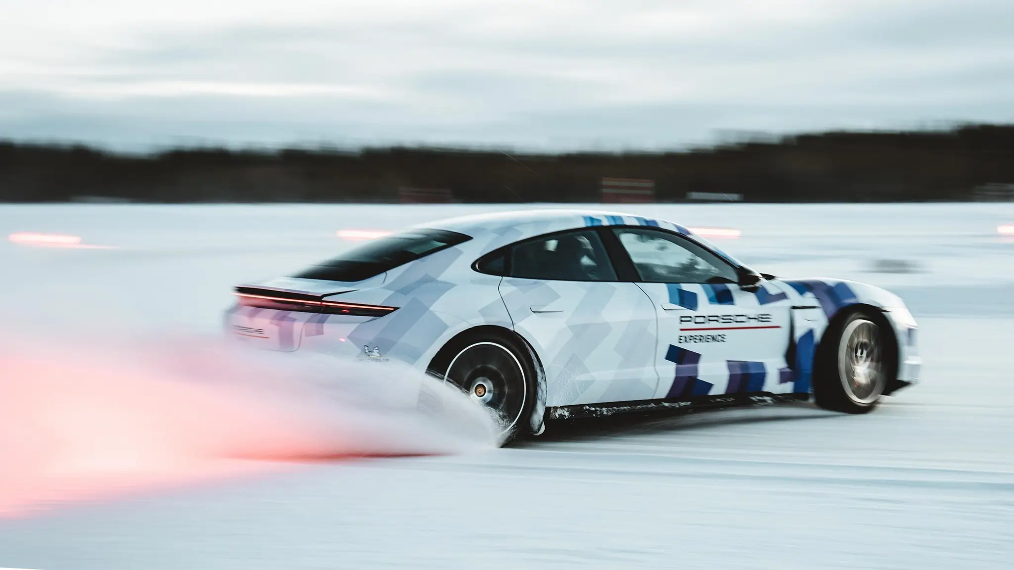 Porsche Taycan Drift Record - lateral