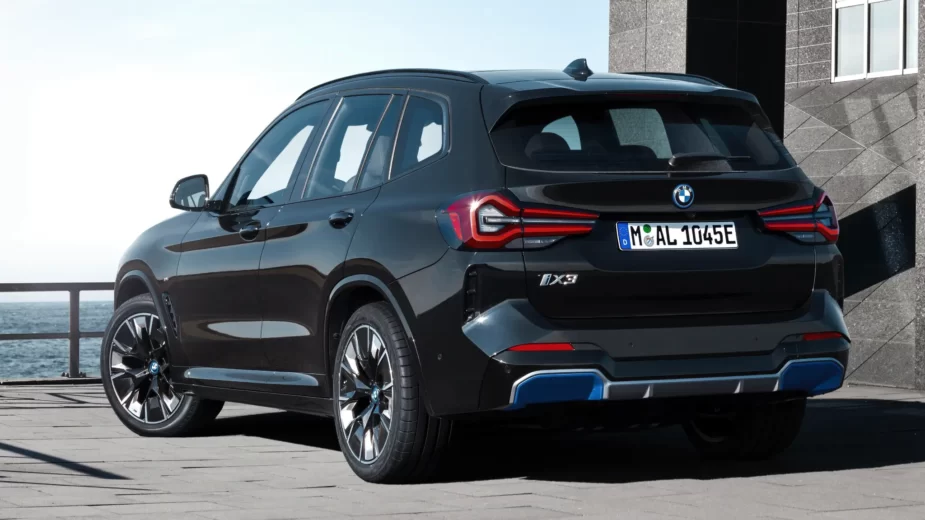 bmw ix3 traseira