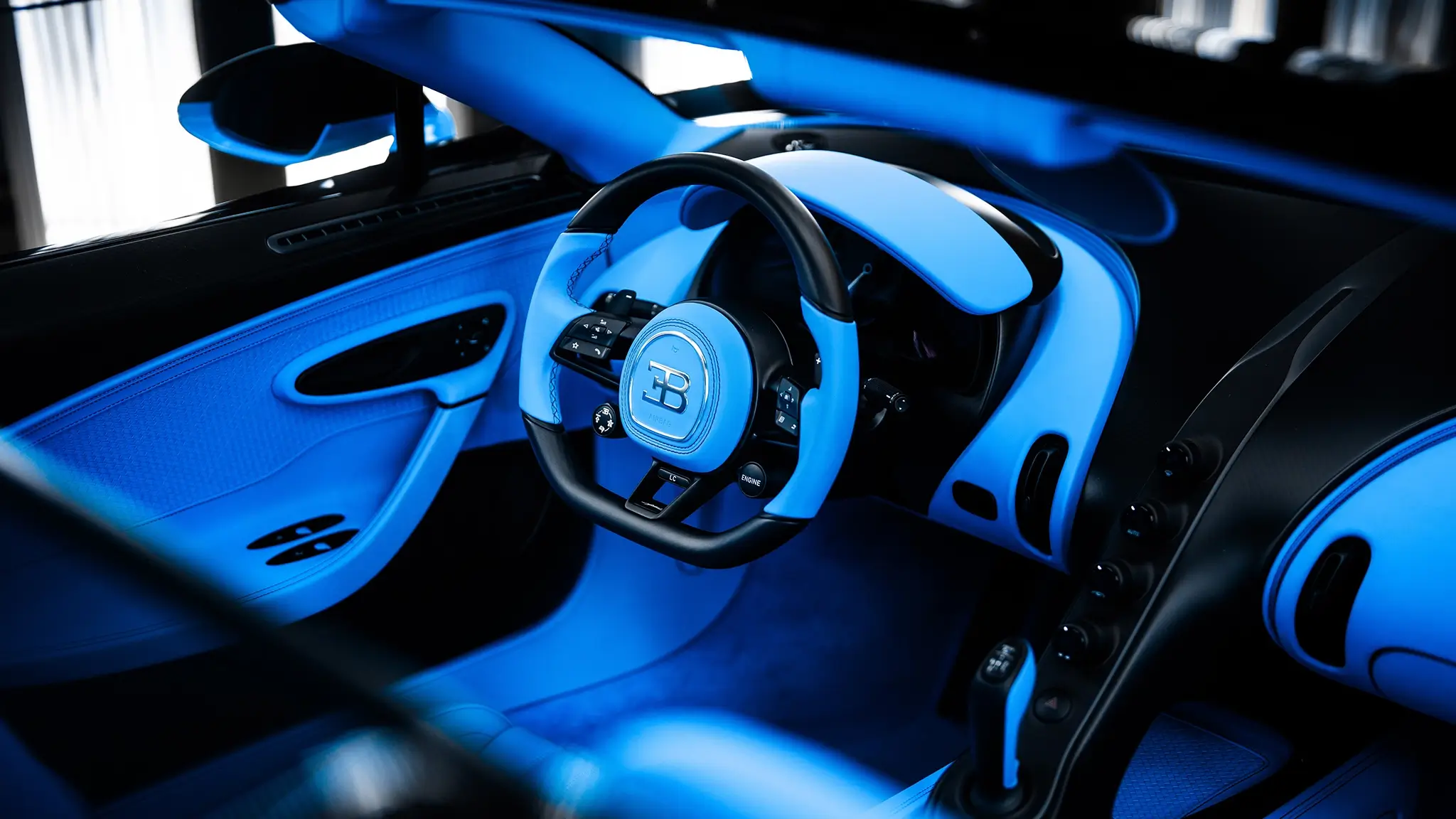 Bugatti Mistral W16 - black interior