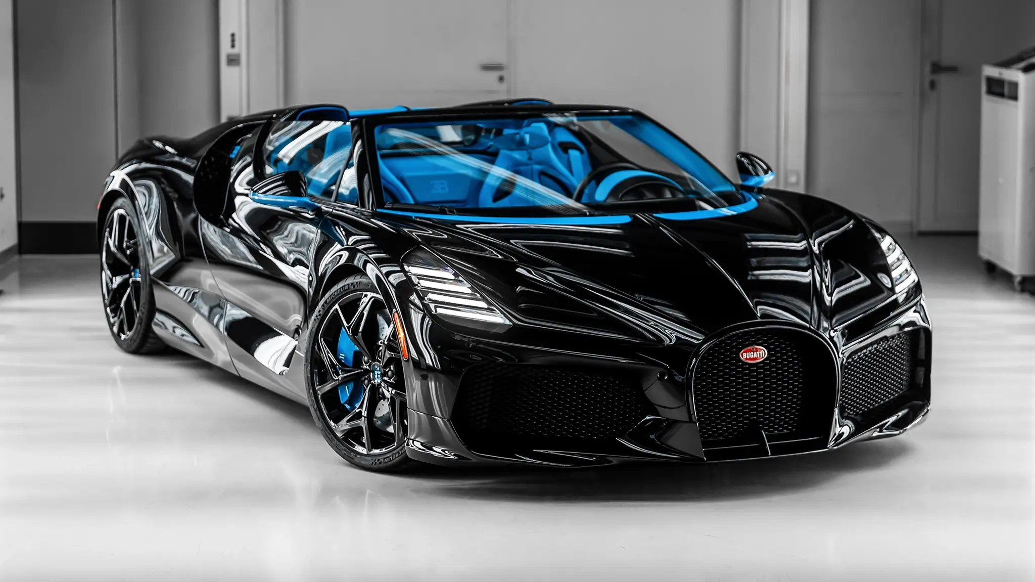 Bugatti Mistral W16 - black front