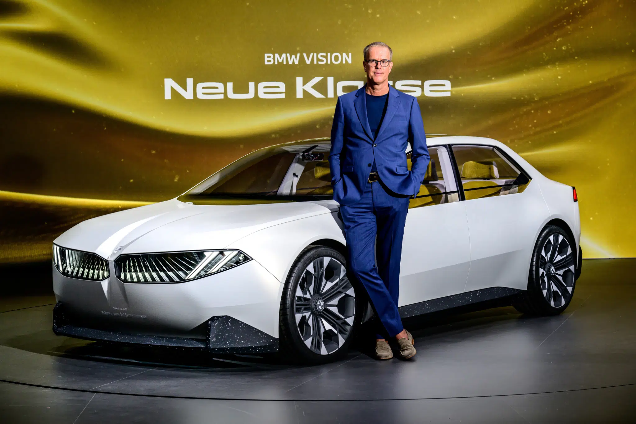 Frank Webber com protótipo de BMW Neue Klasse