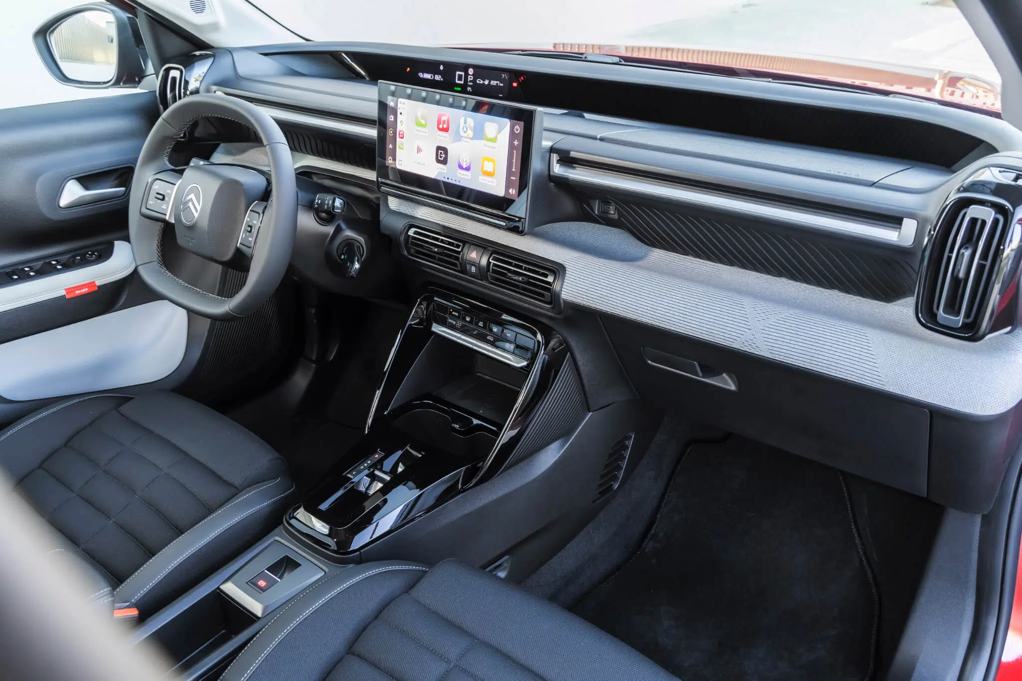 Citroen-ë-C3-Aircross interior