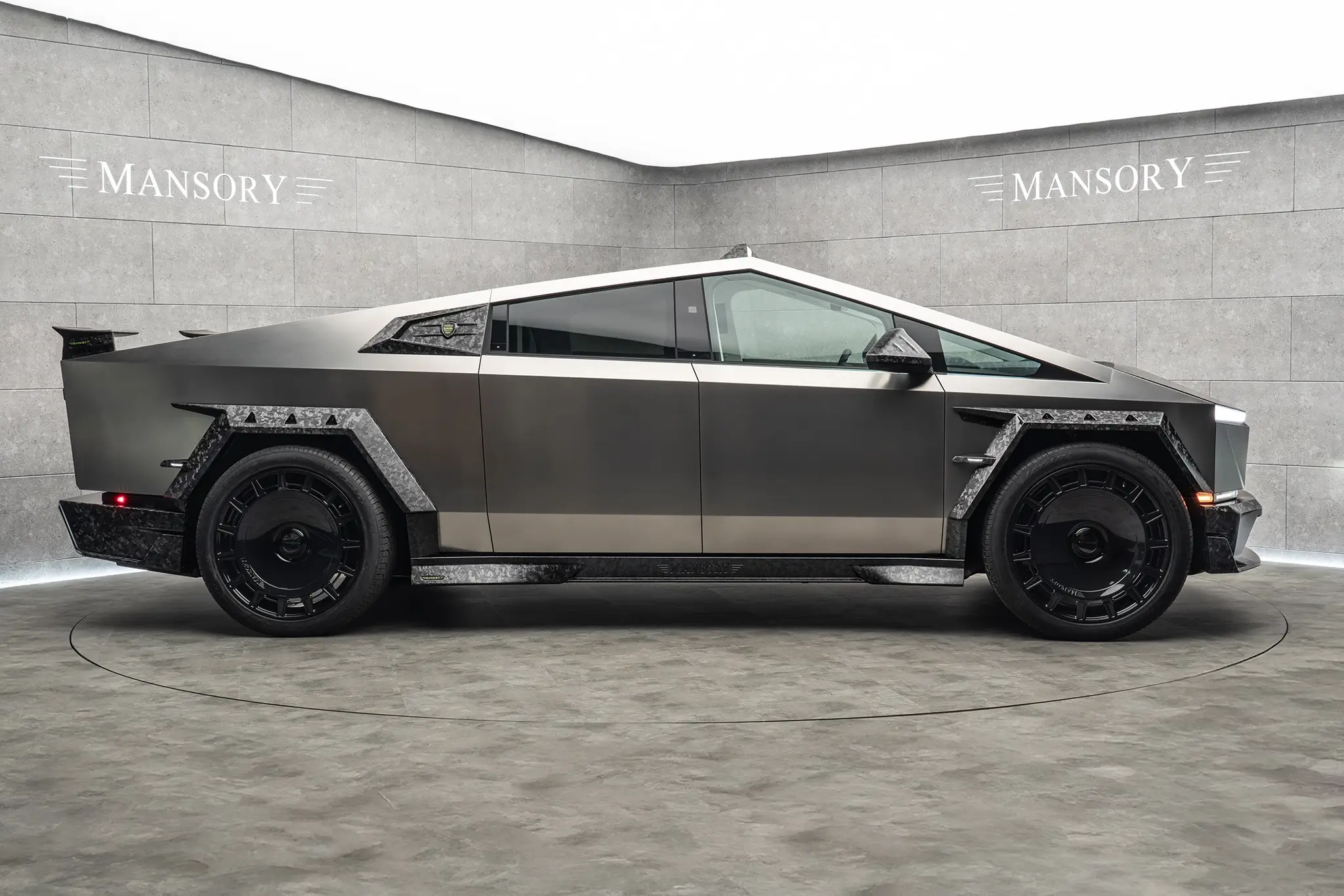 Mansory Elongation - Tesla Cybertruck - vista lateral