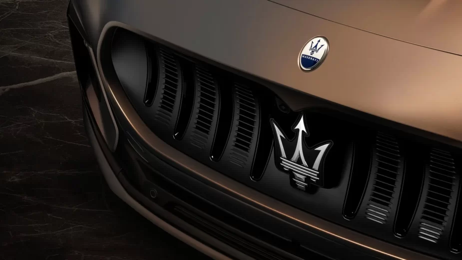 Maserati Grecale Folgore - grelha frontal