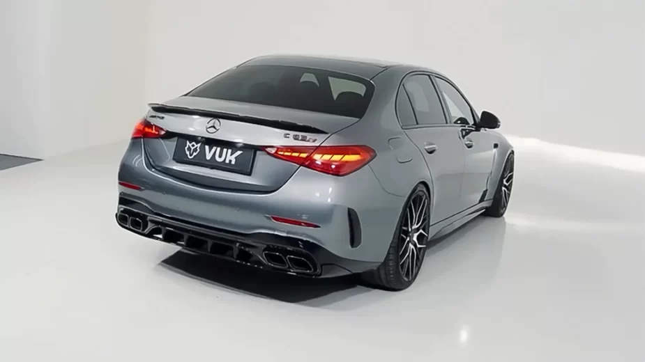 VUK C63 AMG V8 - traseira