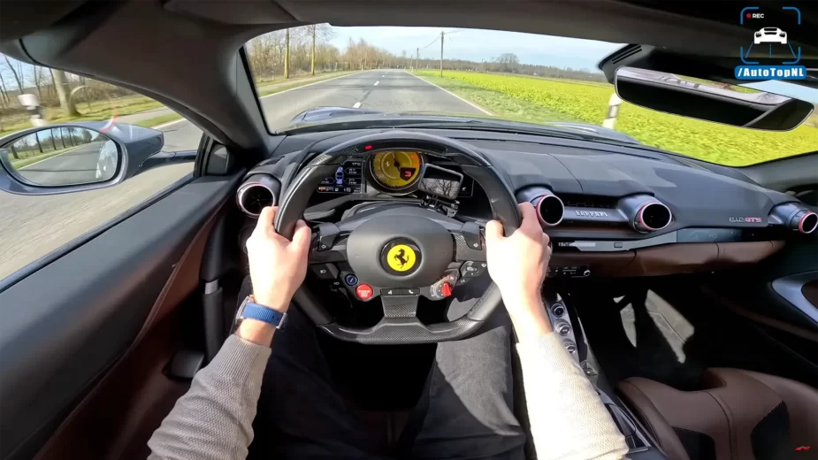 Ferrari 812 GTS - interior