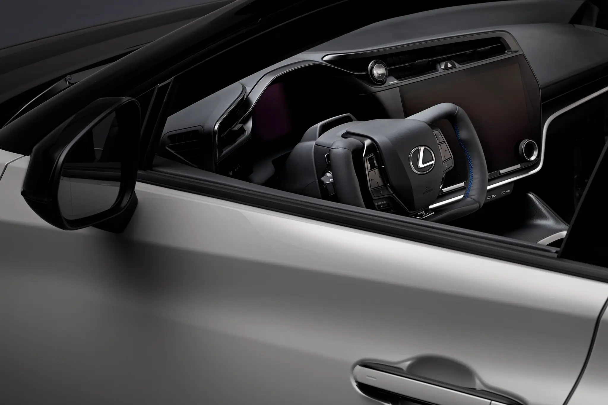 Lexus RZ F Sport 2025 - interior