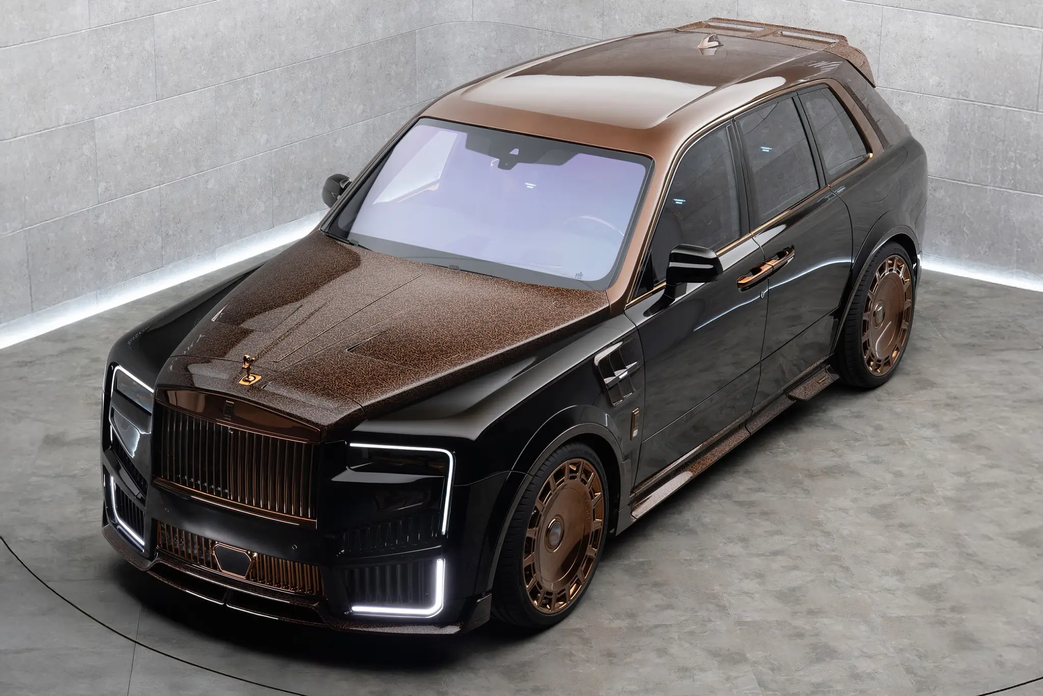 Mansory Linea D`Arabo MY’25 - vista de frente