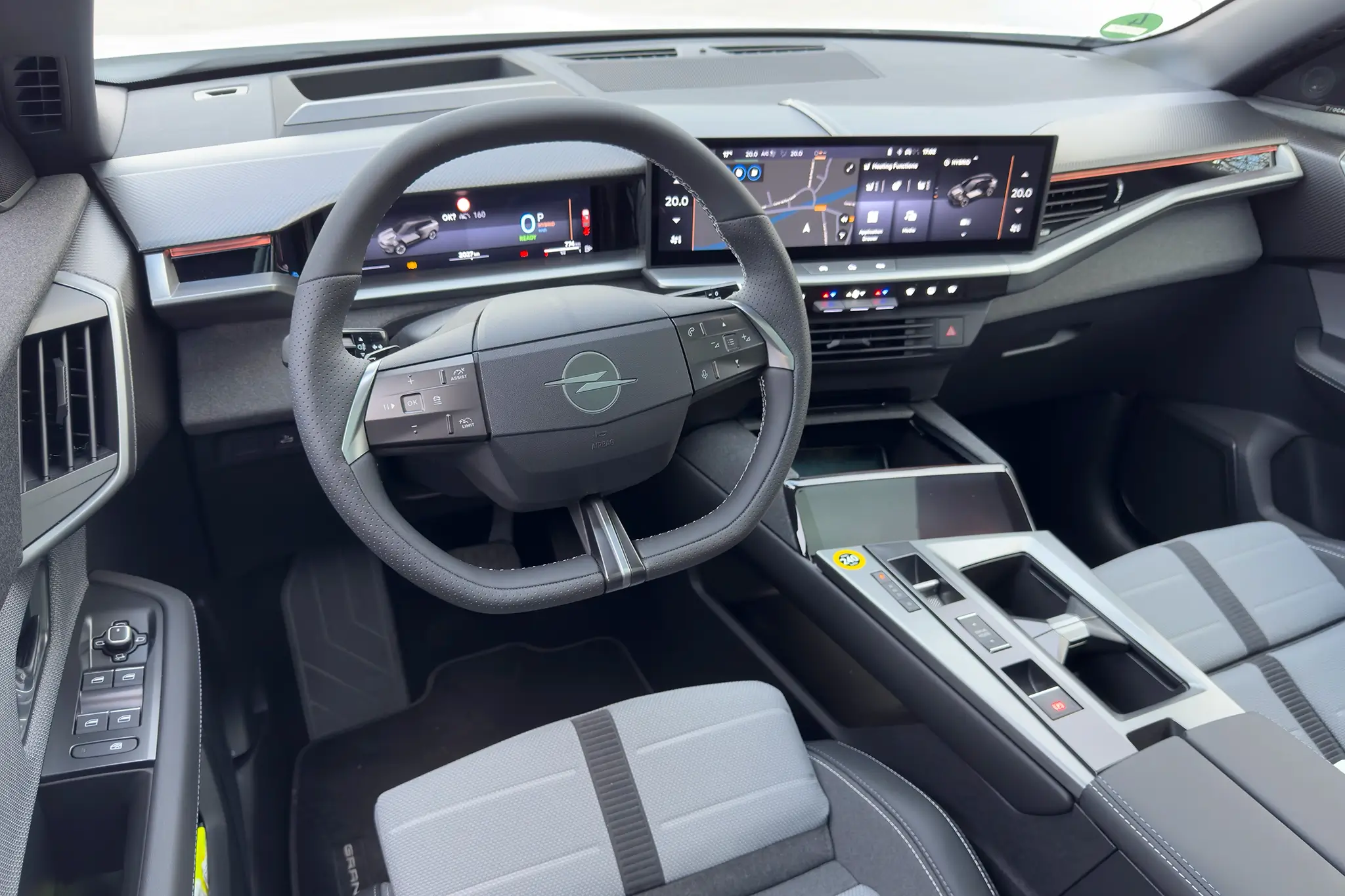 Opel Grandland PHEV - interior